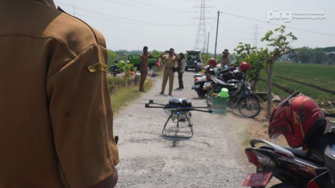 Kepala Dispertan Nganjuk, Muslim Harsoyo, melalui Sekretaris Dispertan, Fitriary Puspita Ratih, saat mengikuti kegiatan APH di Desa Sukorejo, Kecamatan Rejoso. Pada Selasa 24 Oktober 2023. (Foto: dok. nganjuk.kab)