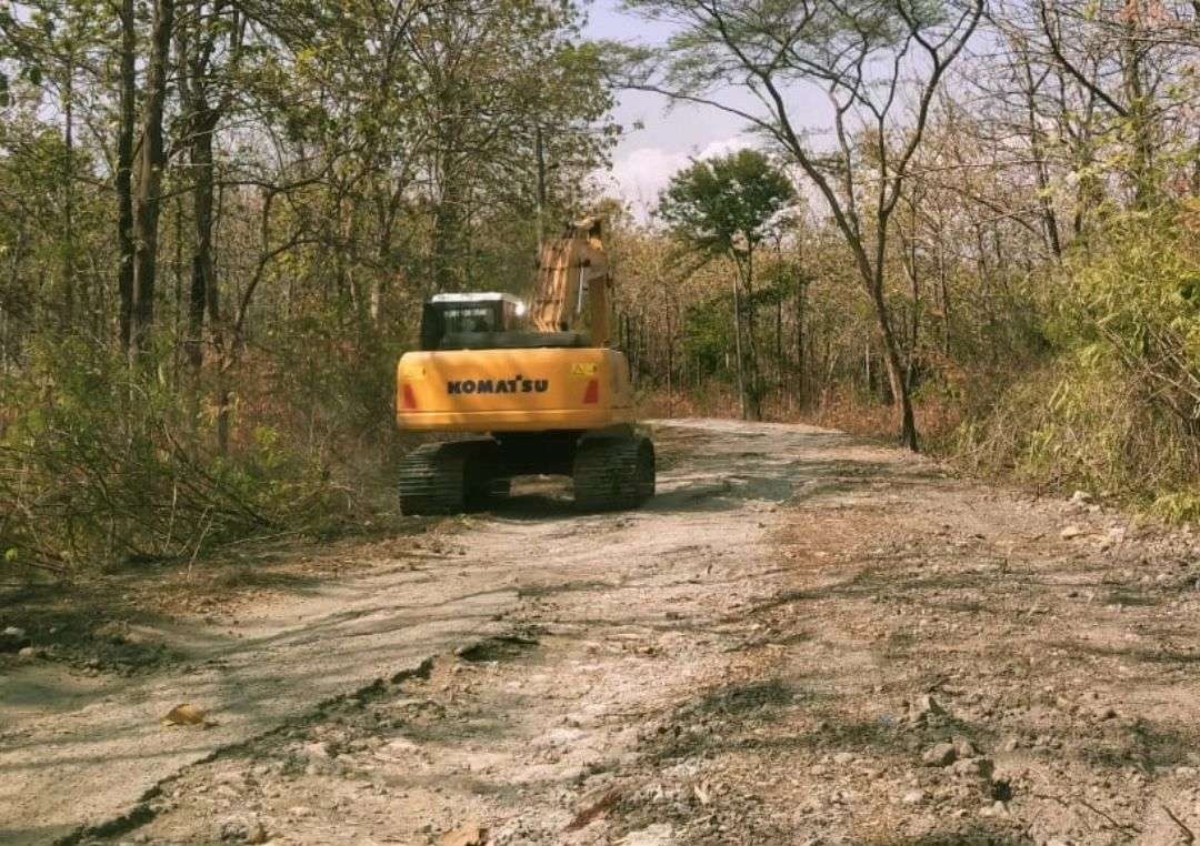 Jalan hutan Getas-Randublatung mulai dibangun dengan Inpres. (Foto: ist)