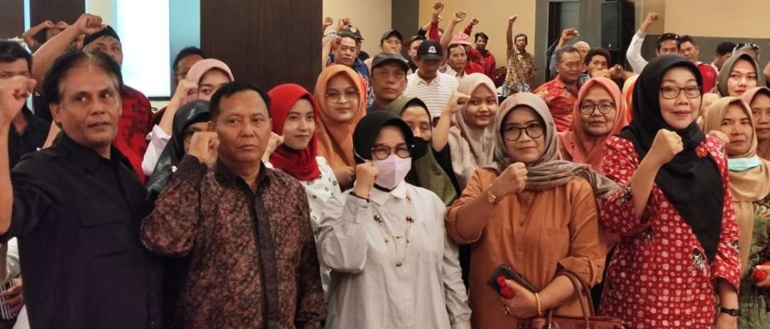 Marak Perusakan,Renny ajak kader banteng Kediri jaga baliho Capres Ganjar. (Foto: Fendi Lesmana/Ngopibareng.id)