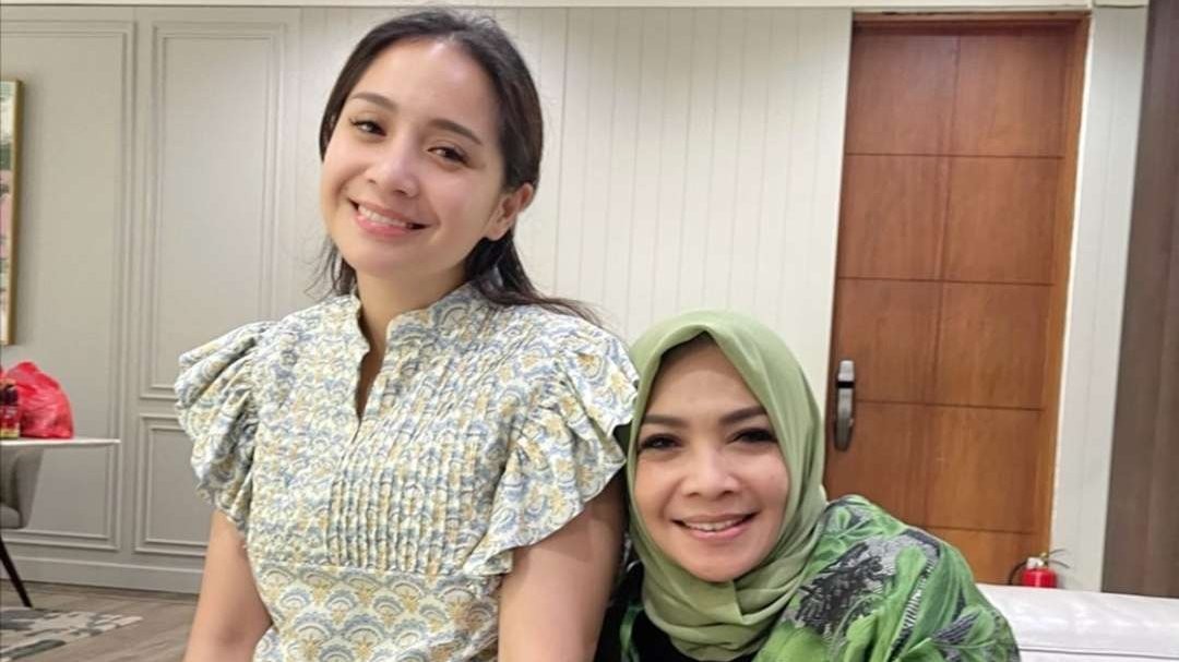 Rieta Amilia, ibunda Nagita Slavina (Gigi) mangkir dari sidang gugatan gono-gini mantan suaminya, Gideon Tengker. (Foto: Instagram @rieta_amilia)