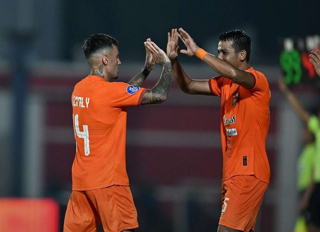 Stefano Lilipaly hattrick bela tim Borneo FC Samarinda vs Dewa United, Sabtu 28 Oktober 2023. (Foto: Instagram @borneofc.id)