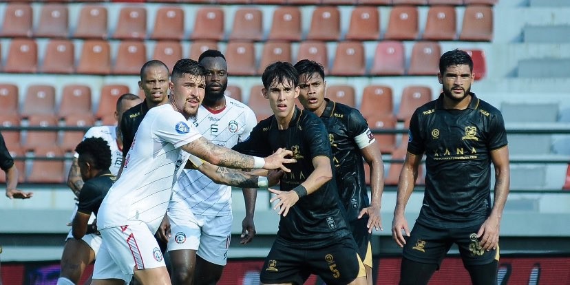 Jalannya pertandingan antara Arema FC kontra Madura United di pekan ke-17 Liga 1, Sabtu 28 Oktober 2023. (Foto: X @Aremafcofficial)