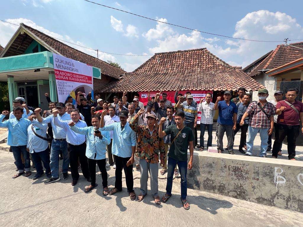 Relawan KIP-Prabowo Lamongan mendeklarasikan dukungan untuk Prabowo-Gibran. (Foto: Istimewa)