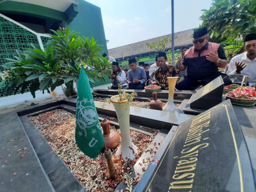 Tim Pemenangan Nasional (TPN) Ganjar Pranowo - Mahfud MD melakukan roadshow ke sejumlah ponpes di Jombang, termasuk PP Denanyar. (Foto: Alief Sambogo/Ngopibareng.id)