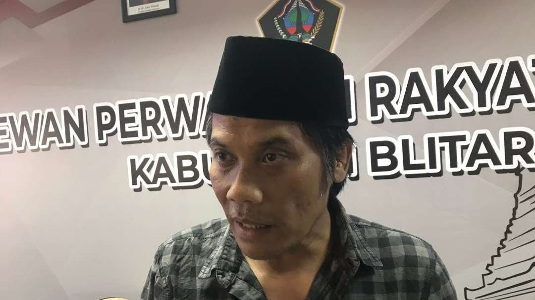 Suwito Sarens Satoto, Ketua DPRD Kabupaten Blitar, menyebut sudah menerima usulan dari Fraksi PDIP dan PAN, untuk mengajukan hak angket dan hak interpelasi kepada Bupati Rini Syarifah dan Wakil Bupati Rahmat Santosa. (Foto: Choirul Anam/Ngopibareng.id)