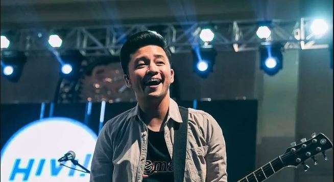 Ezra Mandira, gitaris HiVi! pamit per November 2023. Ia gabung band selama 14 tahun. (Foto: Instagram @ezramandira)