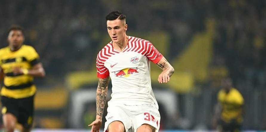 Striker RB Leipzig Benjamin Sesko menjadi pemain yang menarik minat Arsenal. (Foto: X/@benajminsesko)