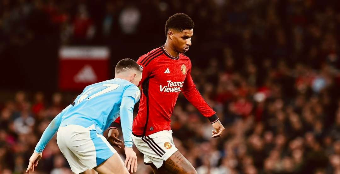 Marcus Rashford dianggap membuat kesalahan fatal karena berpesta usai MU tumbang 0-3 dari Man City. (Foto: Twitter/@ManUtd)