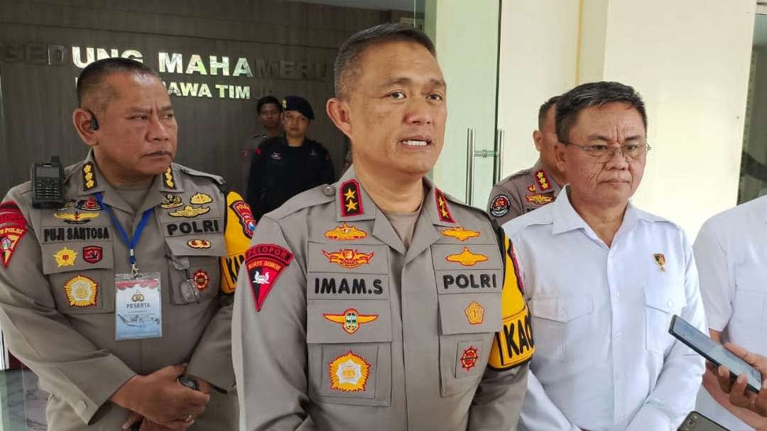 Kapolda Jatim, Irjen Pol Imam Sugianto usai membuka latpraops Aman Bacuya 2023 di Mapolda Jatim, Surabaya, Selasa 7 November 2023. (Foto: Fariz Yarbo/Ngopibareng.id)