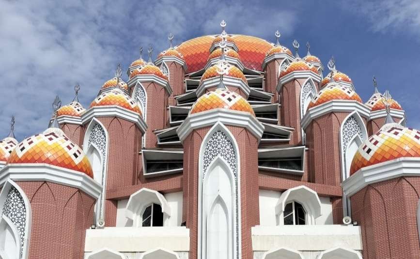 Masjid Kubah 99 di Makassar, Sulawesi Selatan. (Foto: dok/ngopi.id)