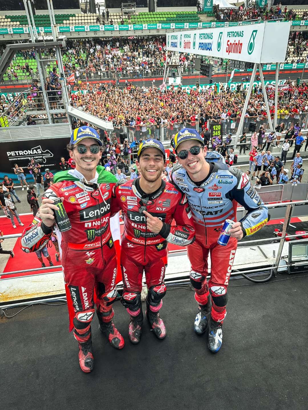 Enea Bastianini (tengah) juara MotoGP Malaysia, diikuti Alex Marquez (kanan), dan posisi tiga dihuni Francesco Bagnaia (Pecco). (Foto: Istimewa)