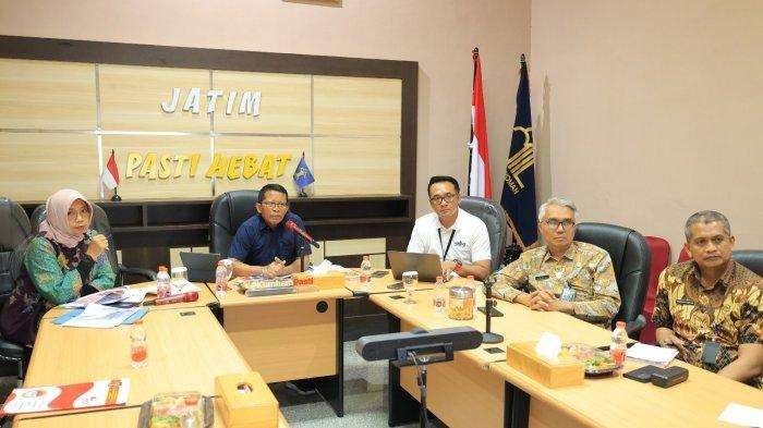 Kakanwil Kemenkumham Jatim, Heni Yuwono menggelar rapat terbatas, Jumat 20 Oktober 2023. (Foto: Humas Kemenkumham Jatim)