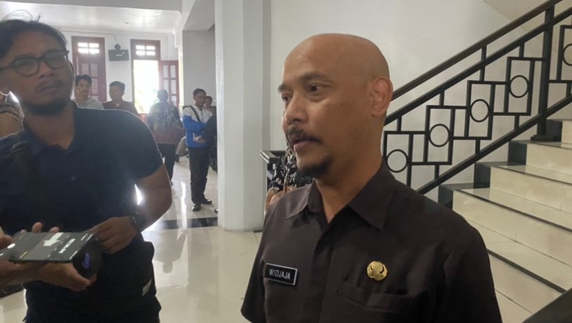 Kepala Dinas Perhubungan Kota Malang, Widjaja Saleh Putra saat berada di Kantor DPRD Kota Malang (Foto: Lalu Theo/Ngopibareng.id)