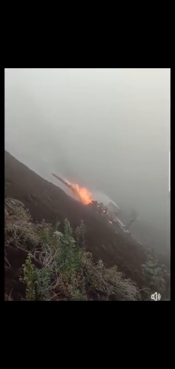 Pesawat tempur diduga milik TNI Angkatan Udara (AU) dikabarkan jatuh di Pasuruan, Jawa Timur (Jatim), Kamis, 16 November 2023. (Foto: Tangkapan Video)