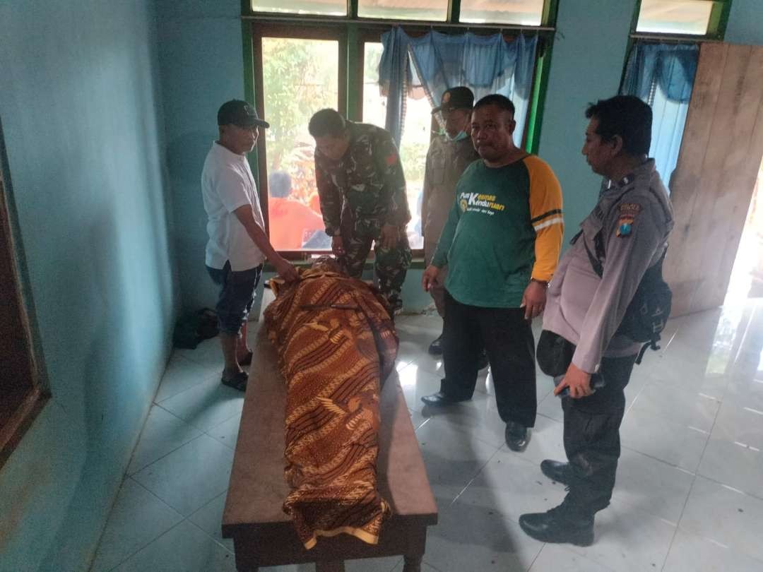 Jenazah korban tersambar petir saat berada di rumah duka (Foto: dok. Istimewa)