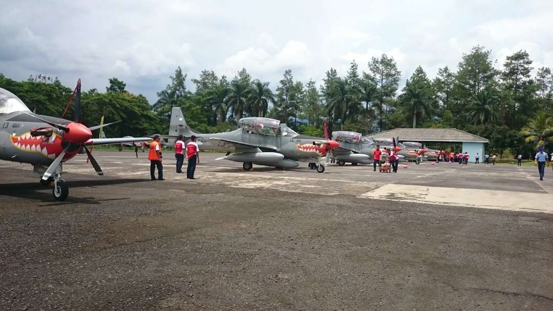 Pesawat Super Tucano di hangar Skadron 21 Lanud Abdulrachman Saleh Malang Senin 29 Februari 2016. (Foto: Rappler)