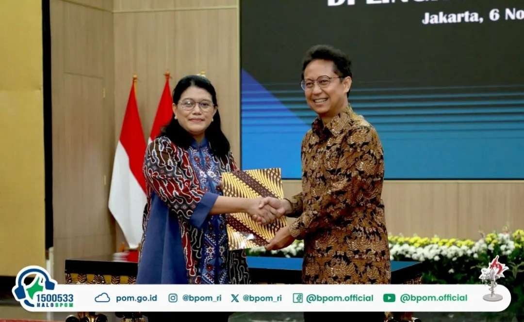 Menteri Kesehatan (Menkes) Budi Gunadi Sadikin melantik Plt Kepala BPOM Lucia Rizka Andalusia, Senin 6 November 2023. (Foto: Instagram BPOM)