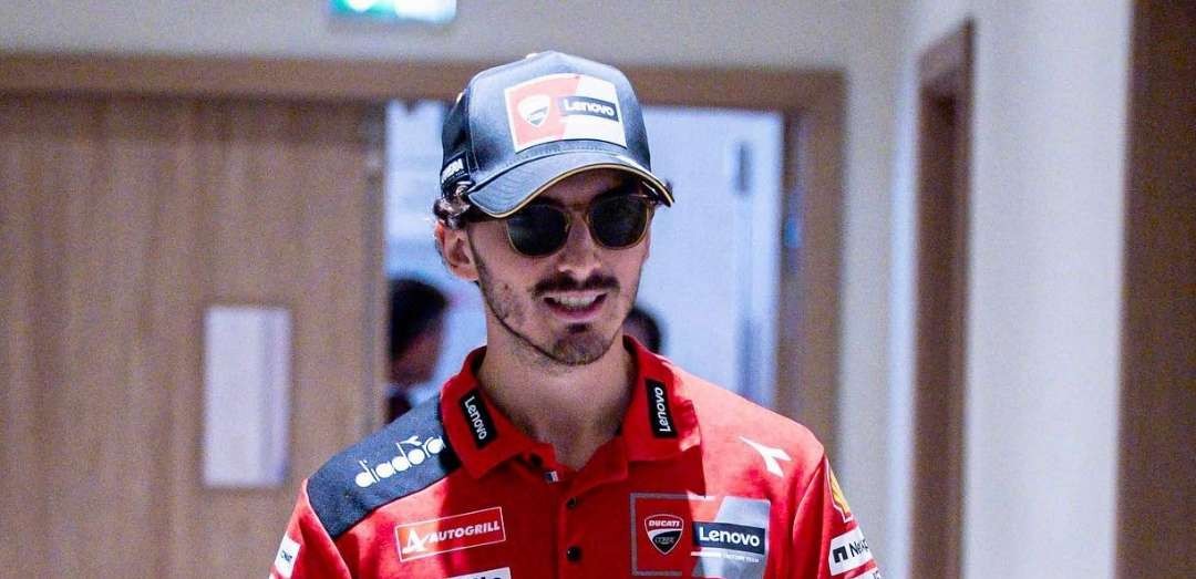 Francesco Bagnaia siap membalas aksi agresif Jorge Martin pada balapan sprint. (Foto: X/@PeccoBagnaia)