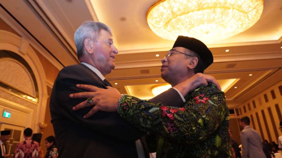 Duta Besar Palestina untuk Indonesia Zuhair al-Shun dengan Ketua Umum PBNU KH Yahya Cholil Staquf di Jakarta pada Selasa 21 November 2023. (Foto: Dok. Media ISORA PBNU)