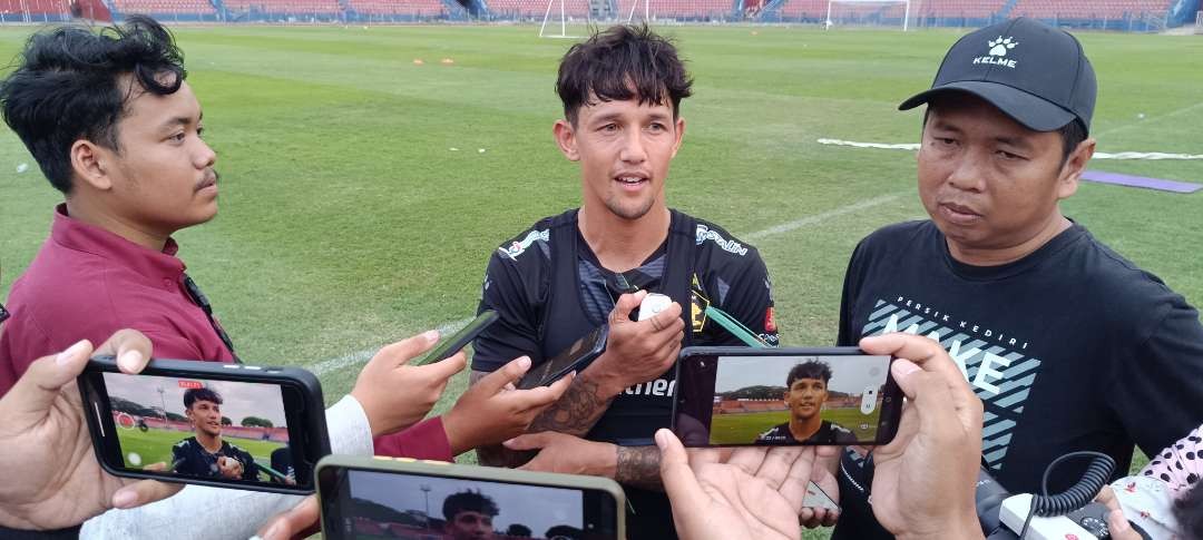 Irfan Bachdim berambisi bawa Persik Kediri tembus posisi 4 besar klasmen Liga 1 2023/2024. (Foto: Fendi Lesmana/Ngopibareng.id)