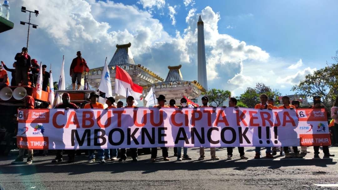 Ilustrasi demo buruh. (Foto: Fariz Yarbo/Ngopibareng.id)