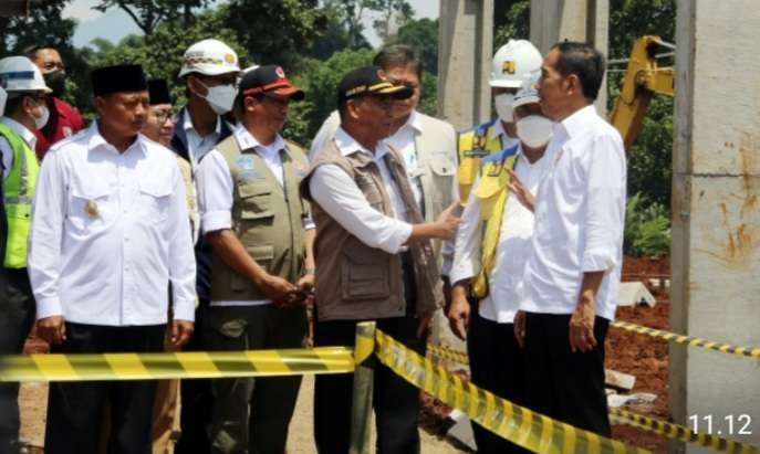 Menko PMK Muhadjir Effendy soal standar biaya bantuan rumah rusak pasca bencana sesuai arahan Presiden Jokowi. (Foto: Kemenko PMK)