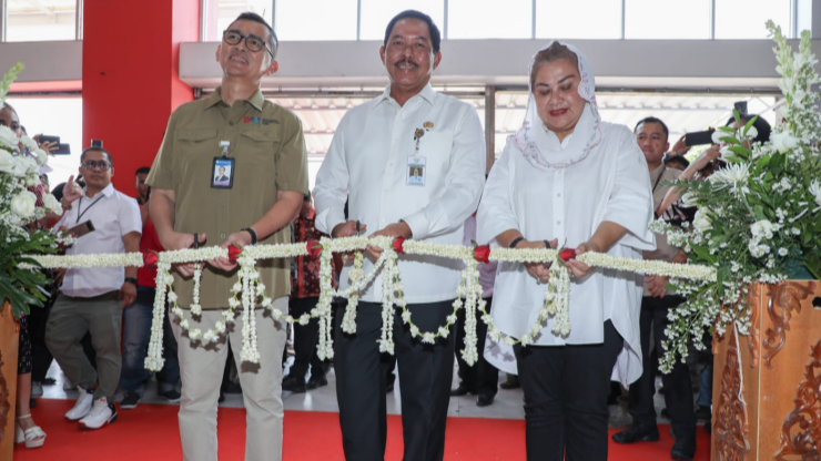 Peresmian Toko Pandawa Kita oleh Pj Gubernur Jawa Tengah, Nana Sudjana, bersama Walikota Semarang, Hevearita Gunaryanti, dan Kepala Perwakilan Bank Indonesia Jateng, Rahmat Dwi Saputra, Rabu, 15 November 2023. (Foto: Humas Pemprov Jateng)