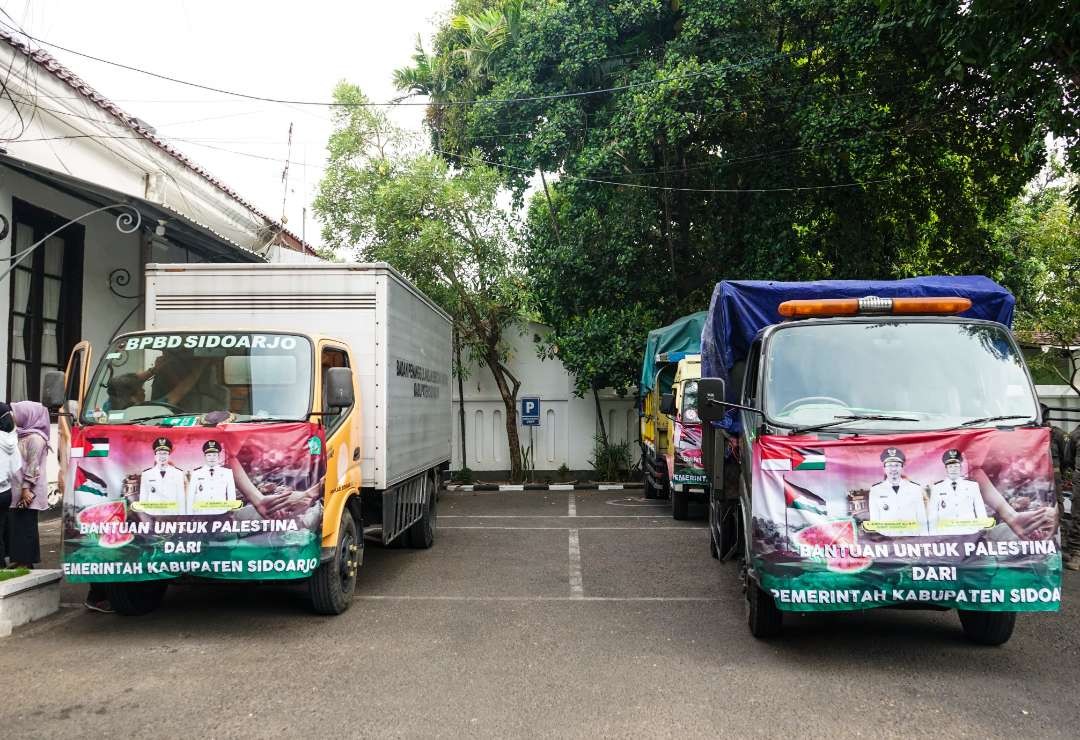 Truk muat bantuan kemanusiaan untuk Palestina dari Pemkab Sidoarjo. (Foto: Aini Arifin/Ngopibareng.id)