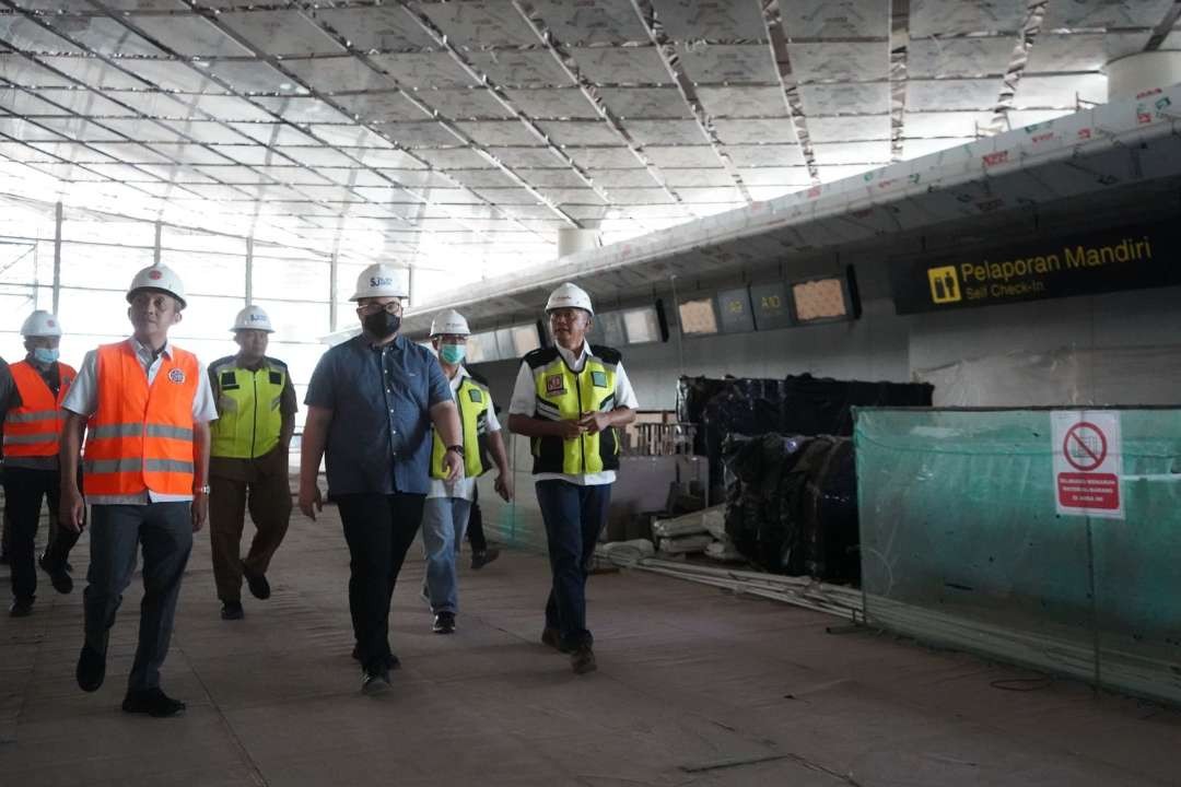 Dukung akses ke bandara, Pemkab Kediri melebarkan Jalan Simpang Empat Banyakan. (Foto: Istimewa)