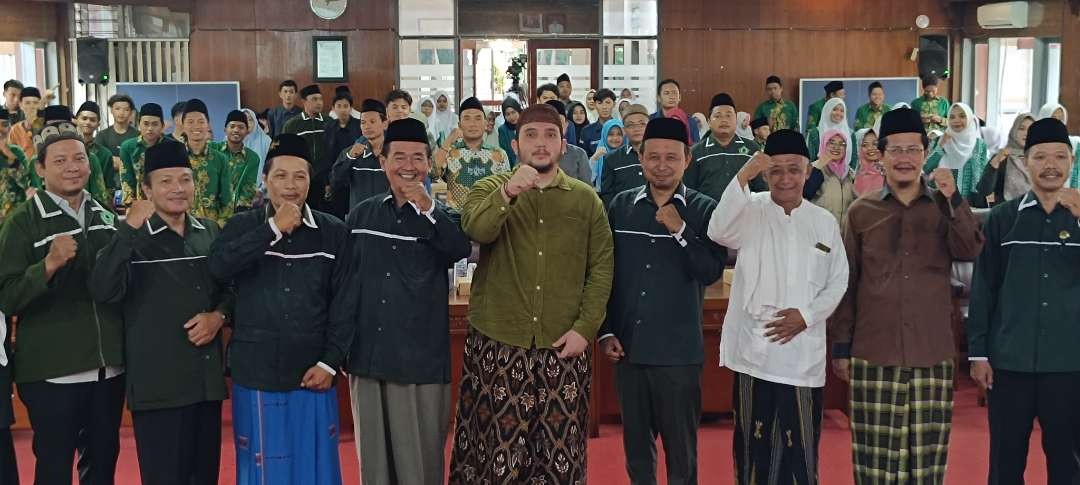 Ikatan Sarjana Nahdlatul Ulama (ISNU) Kabupaten Kediri menggelar Essay Competition And Seminar. Kegiatan diadakan di gedung Kili Suci lantai dua kantor Pemkab Kediri Sabtu 25 November 2023 (Foto: Fendi Lesmana/ngopibareng.id)