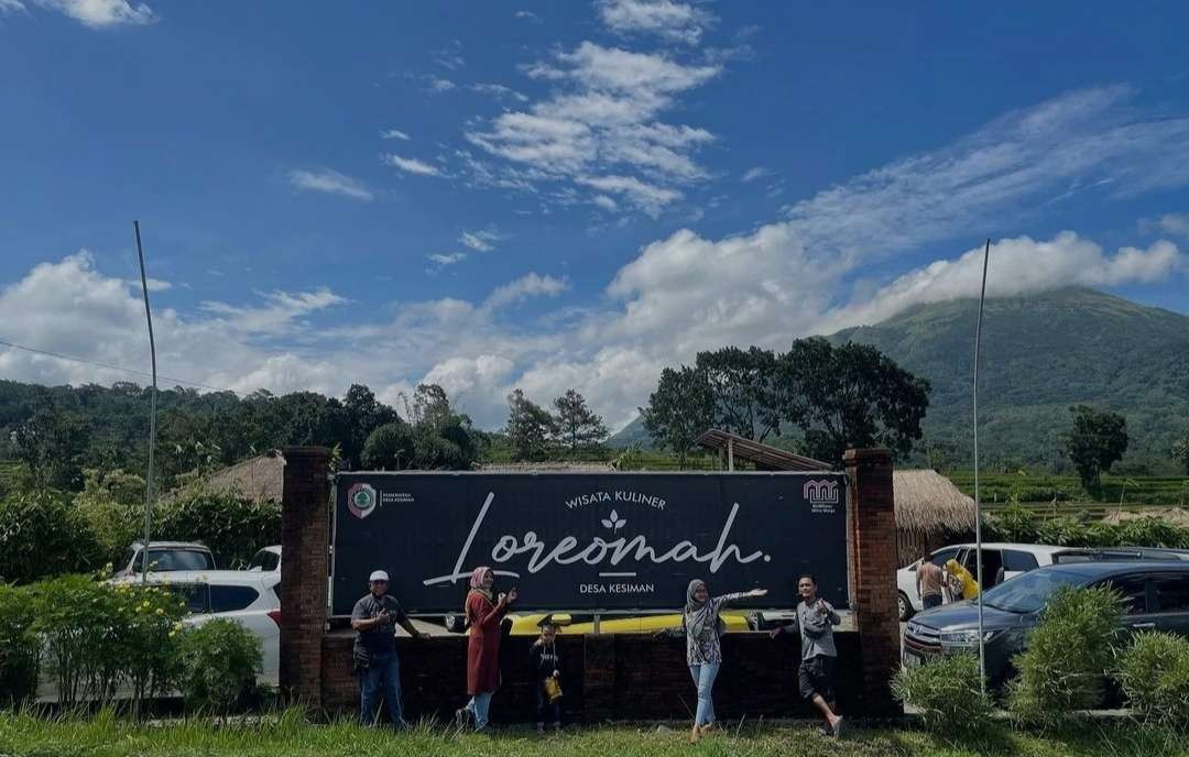 Pemandangan gunung Penanggungan menjadi saya tarik wisata kuliner yang dikelola BUMDes Mitra Warga.(Foto: Deni Lukmantara/Ngopibareng.id)