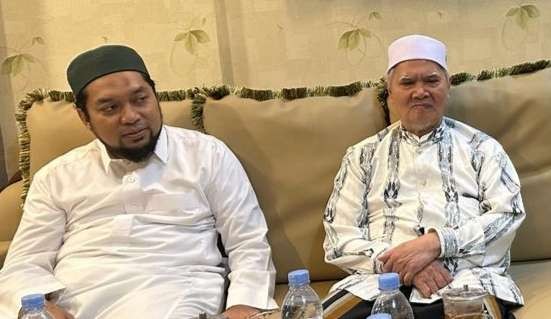 Pengasuh Pondok Pesantren Salafiyah Syafi'iyah Sukorejo Asembagus Situbondo, KH Ahmad Azaim Ibrahimy dan KH Afifuddin Muhajir. (Foto: dok/ngopibareng.id)