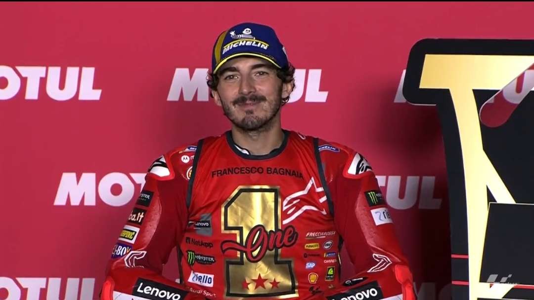 Francesco Bagnaia sukses pertahankan gelar juara dunia MotoGP. (Foto: X MotoGP)