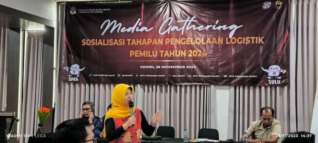 Komisi Pemilihan Umum (KPU) Kabupaten Kediri menggelar media gathering sosialisasi Tahapan Pengelolaan Logistik Pemilu 2024, Selasa 28 November 2023.(Foto: Fendi Lesmana/ngopibareng.id)