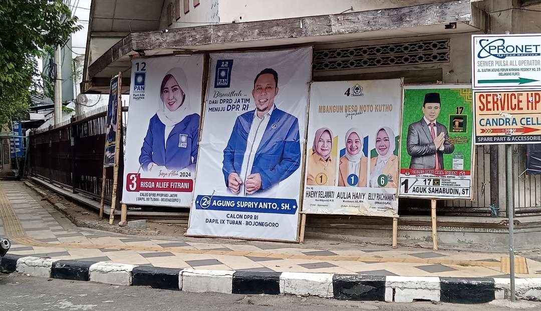 Tahapan kampanye, Alat Peraga Kampanye (APK) bertebaran di wilayah Kabupaten Tuban (Foto: Khoirul Huda/Ngopibareng.id)