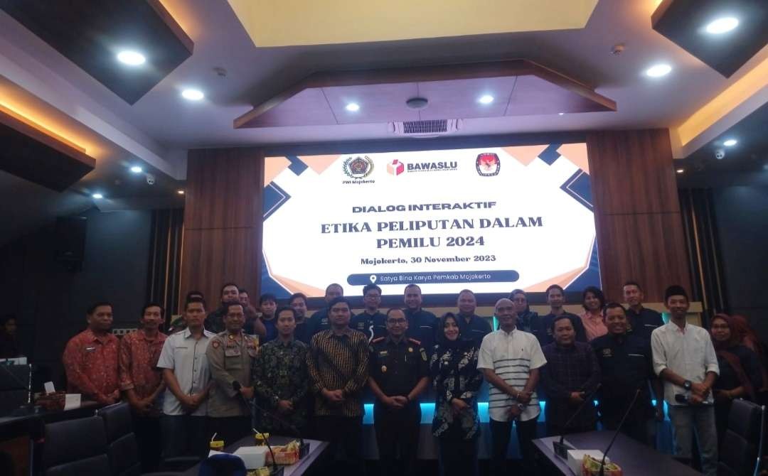 Dialog Interaktif Etika Peliputan dalam Pemilu 2024. (Foto: Deni Lukmantara/Ngopibareng.id)