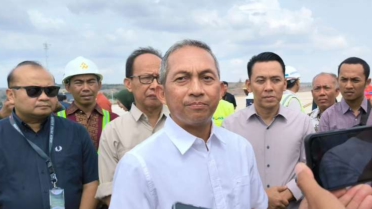 Maksin Arisandi, Direktur PT Surya Dhoho Investama saat memberikan keterangan (Foto: Fendi Lesmana/Ngopibareng.id)