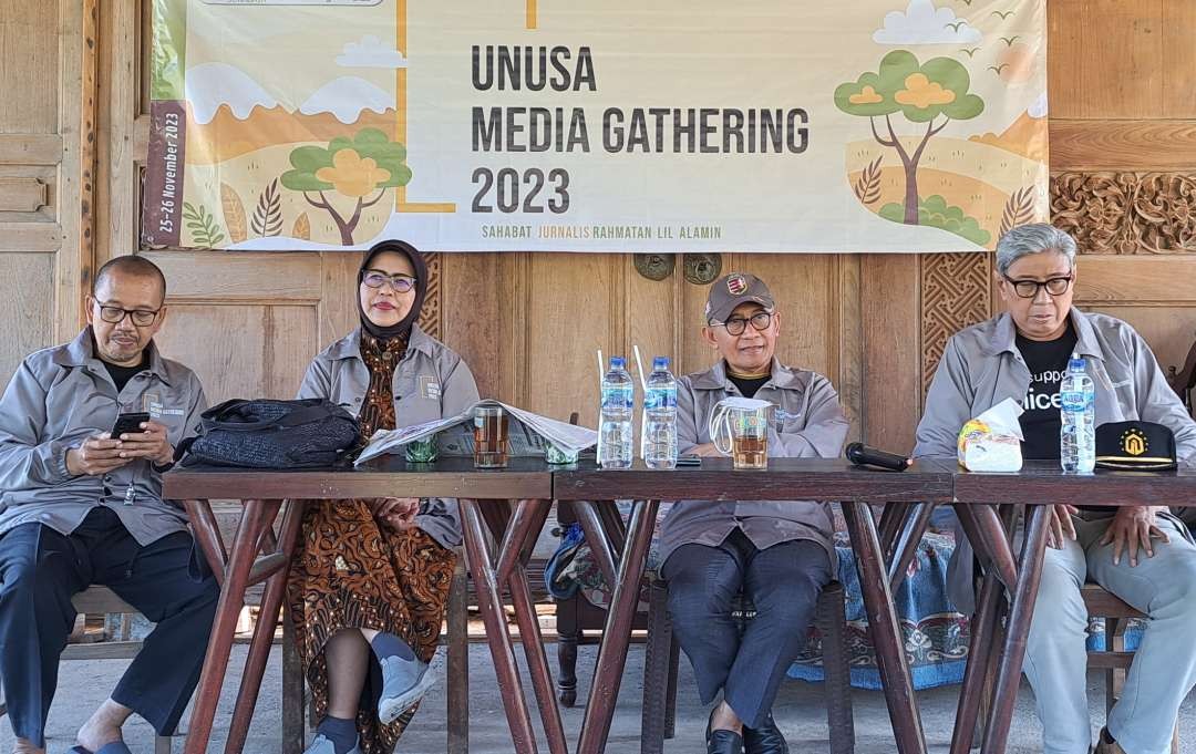 Rektor Unusa, Prof Achmad Jazidie saat mengungkapkan program air bersih Unusa untuk 100 Pesantren. (Foto: Pita Sari/Ngopibareng.id)