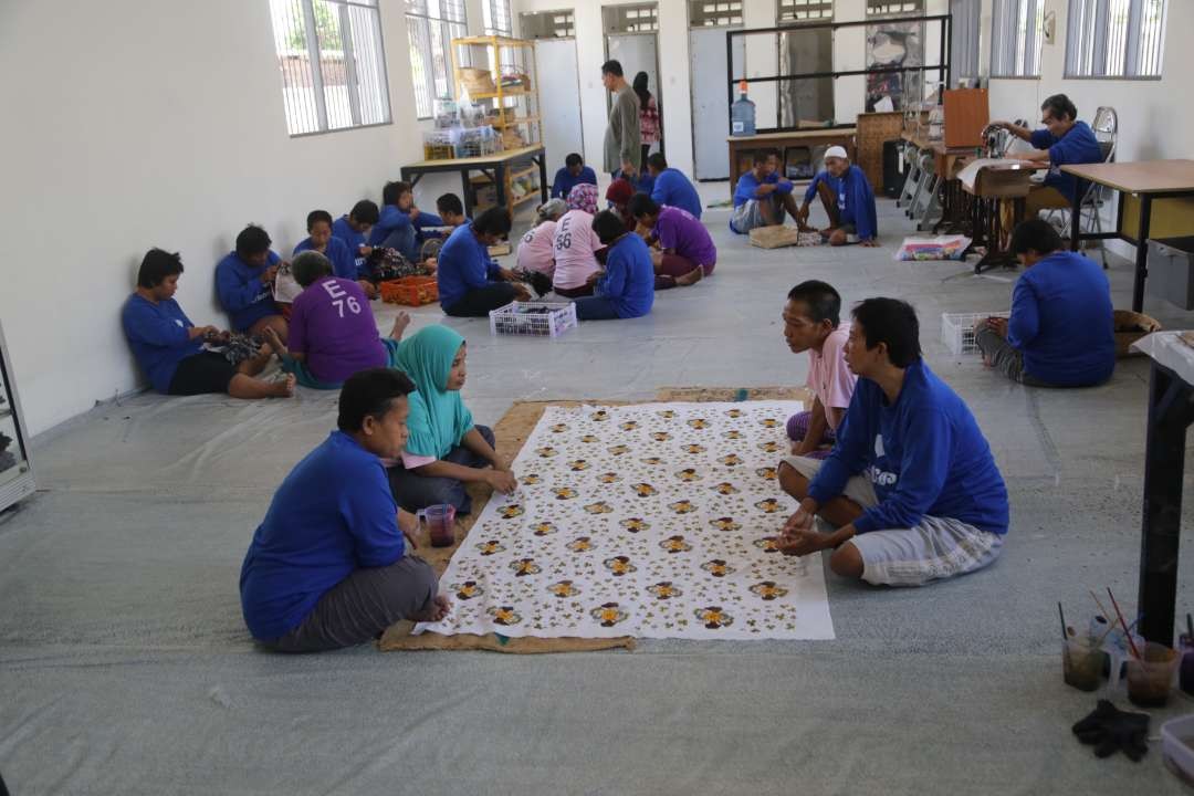 Penghuni Liponsos Keputih yang akan disediakan TPS untuk tempat pencoblosan. (Foto: Humas Pemkot Surabaya)