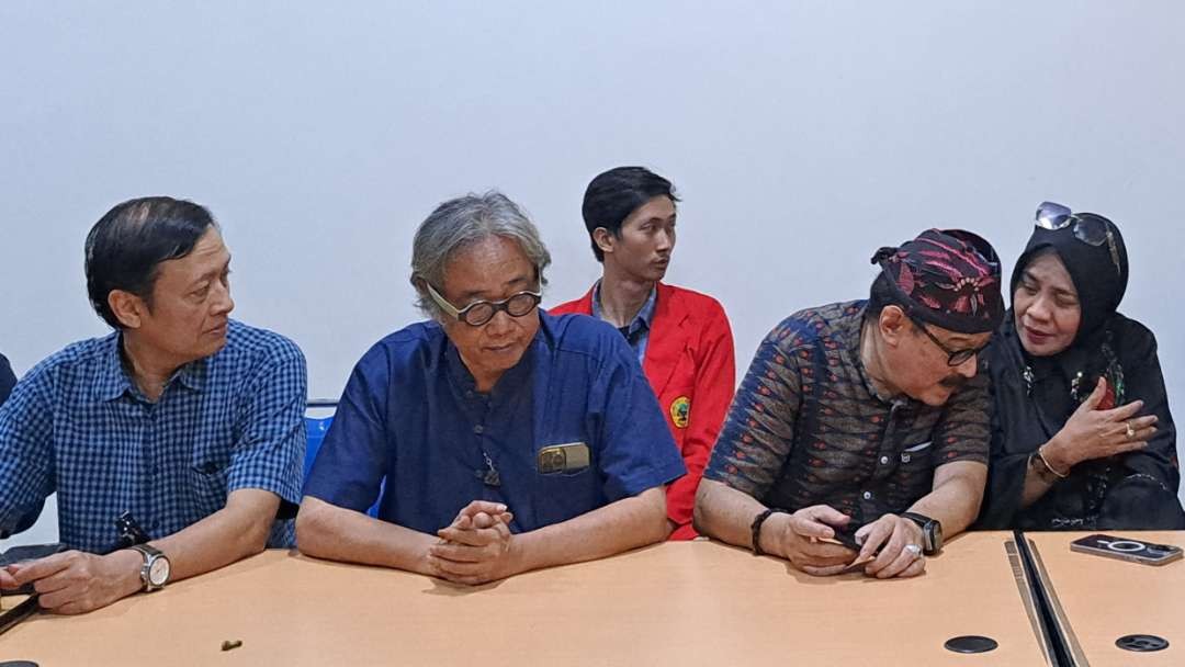 Budayawan, Butet Kertarejasa ungkap kronologi intimidasi yang dialaminya saat pentas di Taman Ismail Marzuki. (Foto: Pita Sari/Ngopibareng.id)