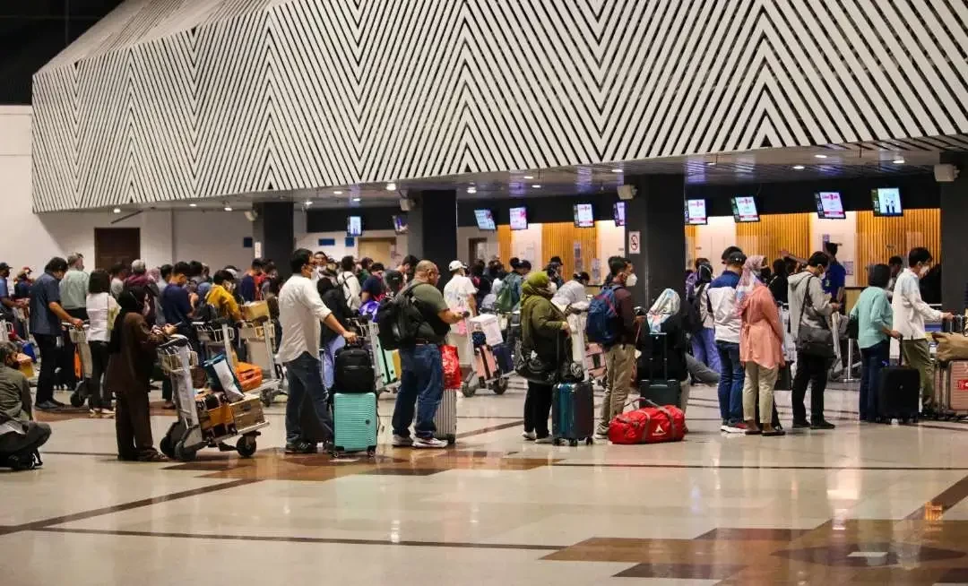 Ilustrasi penumpang bandara Juanda saat akan melakukan perjalanan. (Foto: Aini/Ngopibareng.id)