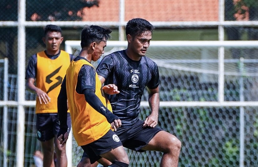 Skuat Arema FC saat menjalani sesi latihan. (Foto: Twitter/@Aremafcofficial)