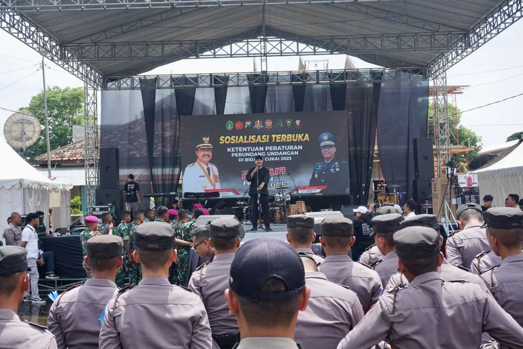 Walikota Pasuruan Saifullah Yusuf (Gus Ipul) saat memberikan sambutan dalam acara sosialisasi terbuka "Stop Membeli Rokok Ilegal". (Foto: Pemkot Pasuruan)