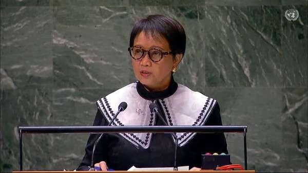 Menlu RI Retno L Marsudi pada sidang majelis umum di markas PBB New York, 28 November 2023. (Foto: akun-x-menlu-ri_169)