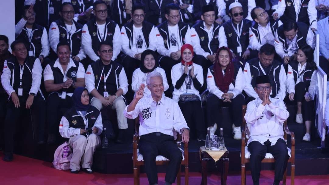 Capres-cawapres Ganjar Pranowo dan Mahfud MD bersama para pendukungnya. (Foto: Istimewa)