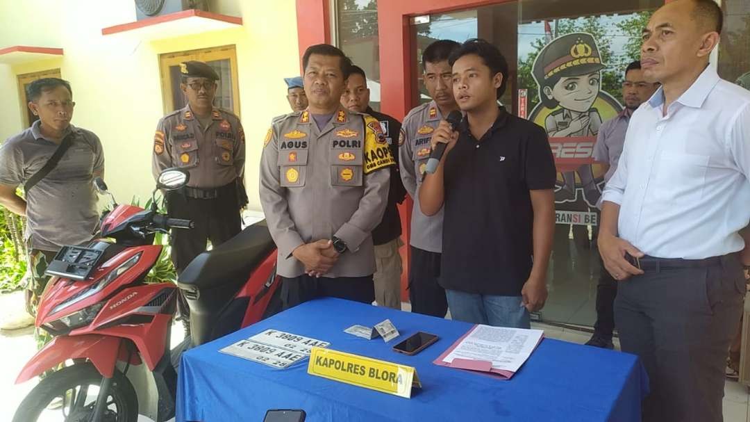 Kapolres Blora AKBP Agus Puryadi gelar jumpa pers di Polsek Jiken. (Foto: Humas Polres Blora)