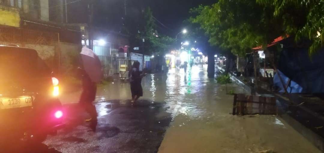 kondisi banjir di Taman Seribu Lampu Cepu (Foto: Ahmad Sampurno/Ngopibareng.id)