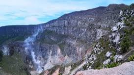 Masyarakat maupun pendaki diperingatkan untuk menghindari kawah Gunung Gede Pangrango berpotensi gas beracun. (Foto: Istimewa)