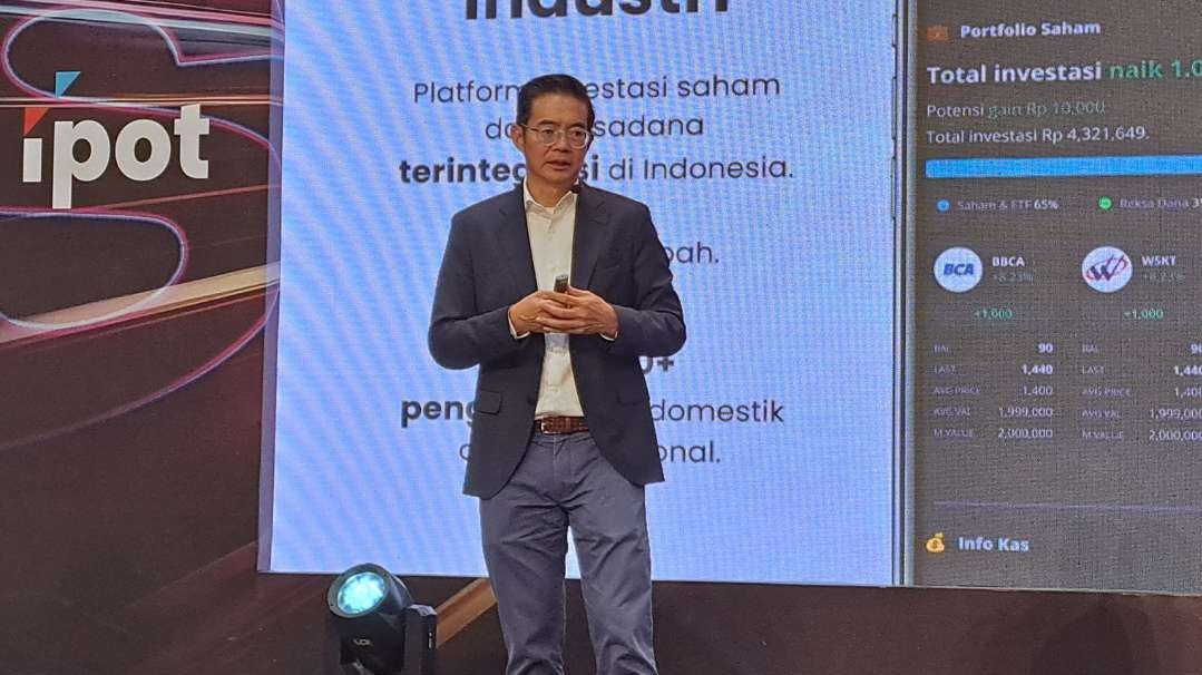 Moleonoto The, Direktur Utama PT Indo Premier Sekuritas  saat mengungkapkan ciri-ciri investasi aman. (Foto: Pita Sari/Ngopibareng.id)