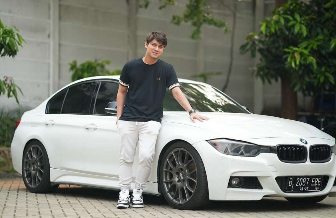 Rizky Billar Lelang mobil BMW untuk donasi Palestina. (Foto: Instagram @rizkybillar)